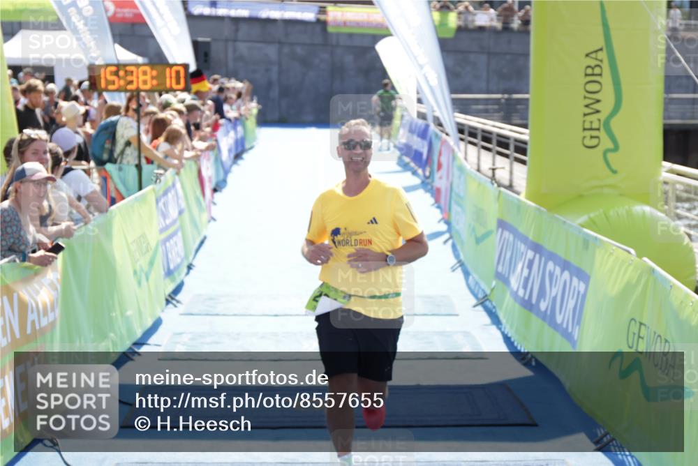 10.08.2025 - GEWOBA Citytriathlon Bremen H.Heesch http://msf.ph/oto/8557655 10.08.2025 15:38:14 Ziel 231, 450, 524 meine-sportfotos.de