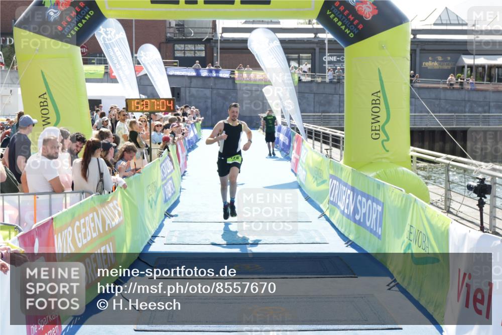 10.08.2025 - GEWOBA Citytriathlon Bremen H.Heesch http://msf.ph/oto/8557670 10.08.2025 15:07:08 Ziel 178, 214 meine-sportfotos.de