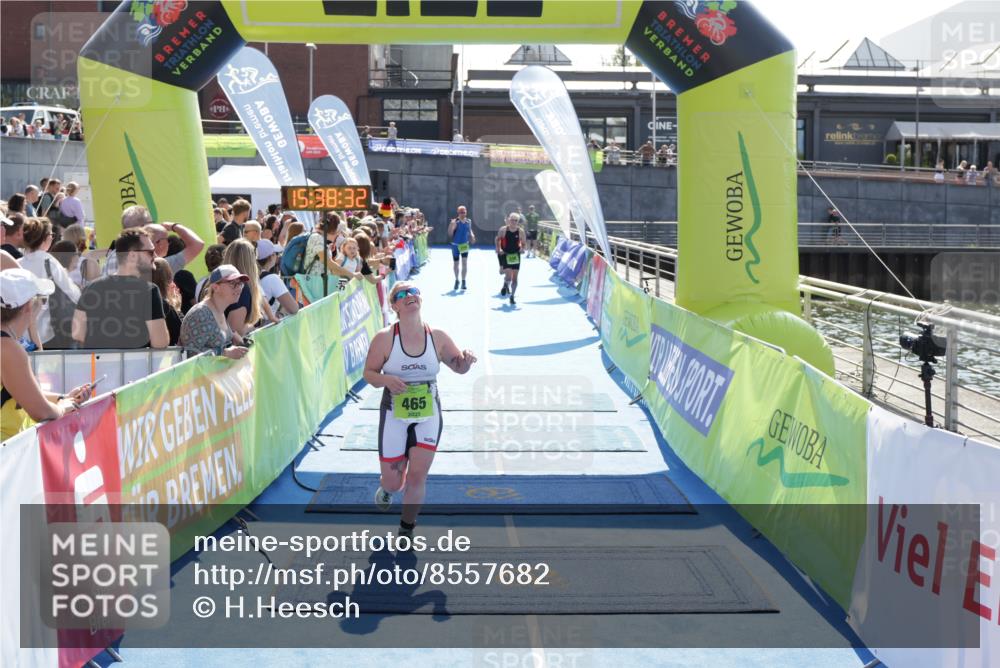10.08.2025 - GEWOBA Citytriathlon Bremen H.Heesch http://msf.ph/oto/8557682 10.08.2025 15:38:36 Ziel 332, 379, 465 meine-sportfotos.de