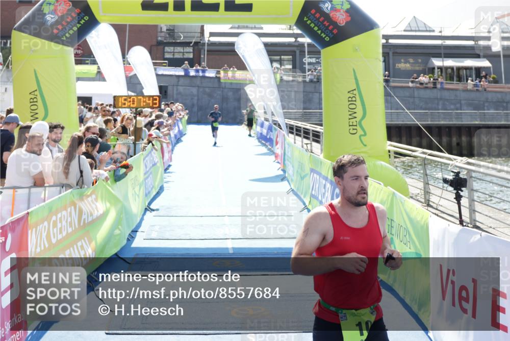 10.08.2025 - GEWOBA Citytriathlon Bremen H.Heesch http://msf.ph/oto/8557684 10.08.2025 15:07:47 Ziel 10, 117 meine-sportfotos.de