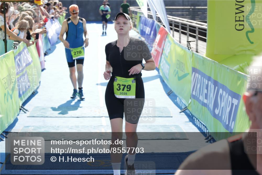 10.08.2025 - GEWOBA Citytriathlon Bremen H.Heesch http://msf.ph/oto/8557703 10.08.2025 15:38:42 Ziel 270, 332, 379, 465 meine-sportfotos.de