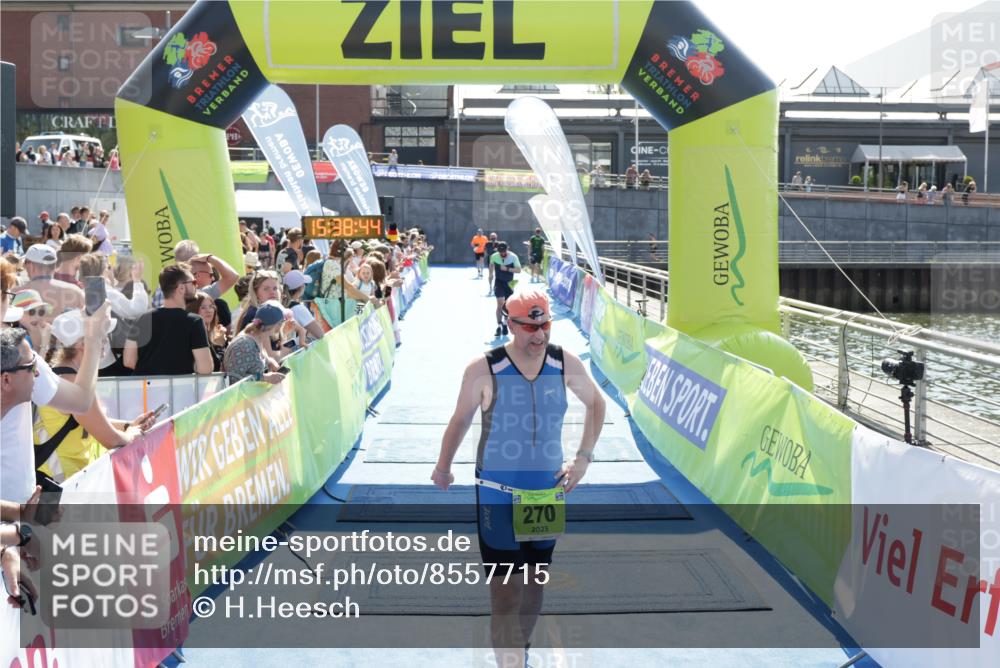10.08.2025 - GEWOBA Citytriathlon Bremen H.Heesch http://msf.ph/oto/8557715 10.08.2025 15:38:48 Ziel 120, 270 meine-sportfotos.de