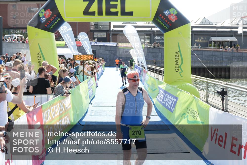 10.08.2025 - GEWOBA Citytriathlon Bremen H.Heesch http://msf.ph/oto/8557717 10.08.2025 15:38:48 Ziel 120, 270 meine-sportfotos.de
