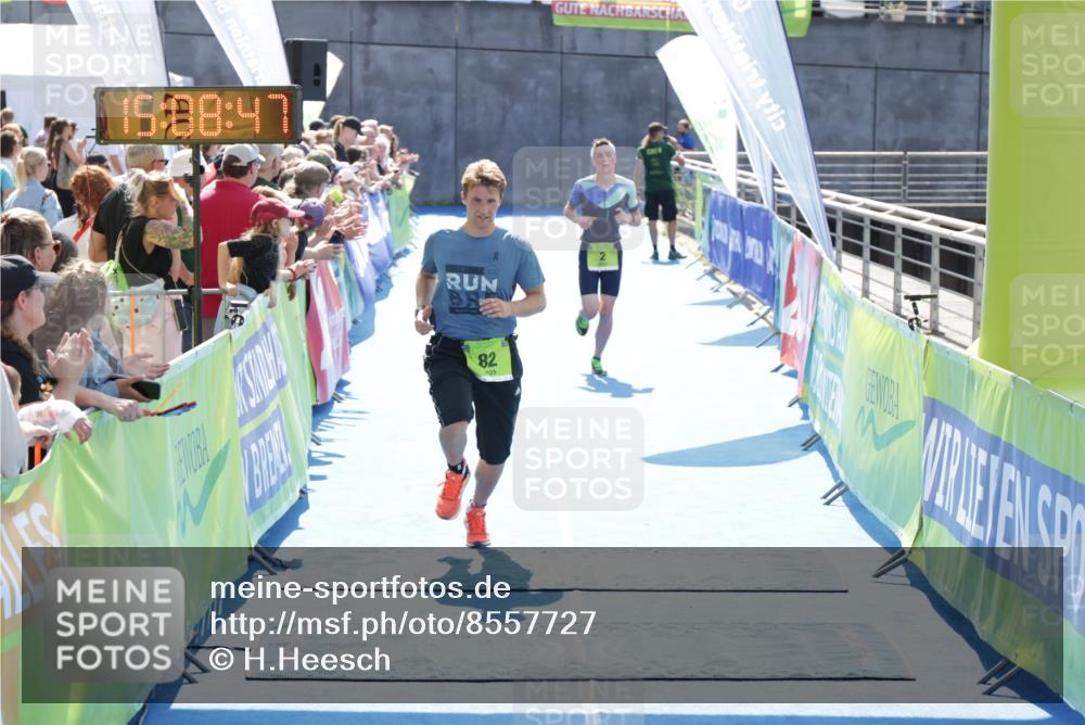 10.08.2025 - GEWOBA Citytriathlon Bremen H.Heesch http://msf.ph/oto/8557727 10.08.2025 15:08:51 Ziel 2, 82 meine-sportfotos.de