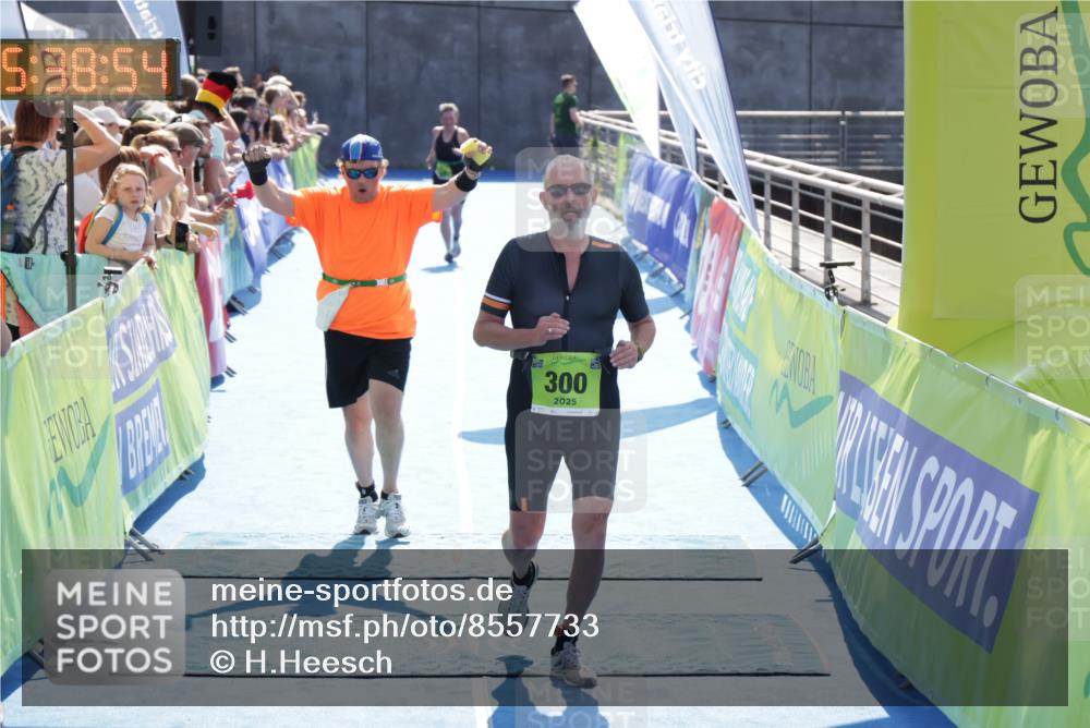 10.08.2025 - GEWOBA Citytriathlon Bremen H.Heesch http://msf.ph/oto/8557733 10.08.2025 15:38:58 Ziel 120, 275, 300 meine-sportfotos.de