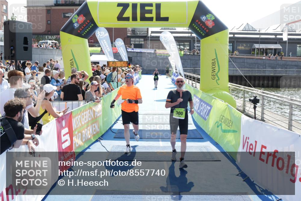 10.08.2025 - GEWOBA Citytriathlon Bremen H.Heesch http://msf.ph/oto/8557740 10.08.2025 15:39:00 Ziel 275, 300, 530 meine-sportfotos.de