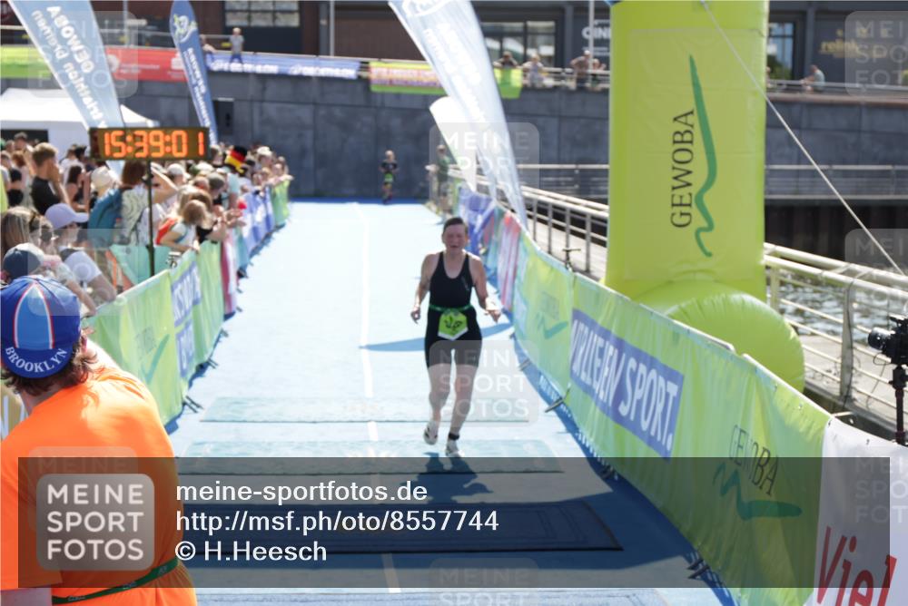 10.08.2025 - GEWOBA Citytriathlon Bremen H.Heesch http://msf.ph/oto/8557744 10.08.2025 15:39:05 Ziel 275, 300, 530 meine-sportfotos.de