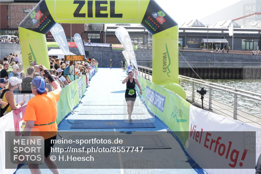 10.08.2025 - GEWOBA Citytriathlon Bremen H.Heesch http://msf.ph/oto/8557747 10.08.2025 15:39:06 Ziel 275, 300, 530 meine-sportfotos.de