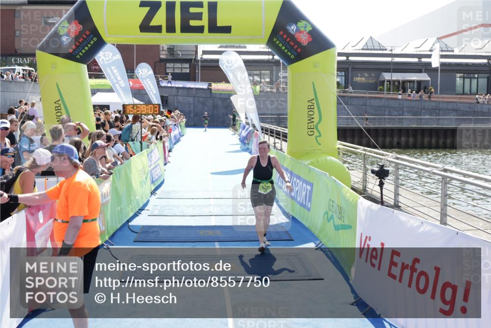 10.08.2025 - GEWOBA Citytriathlon Bremen H.Heesch http://msf.ph/oto/8557750 10.08.2025 15:39:07 Ziel 300, 530 meine-sportfotos.de