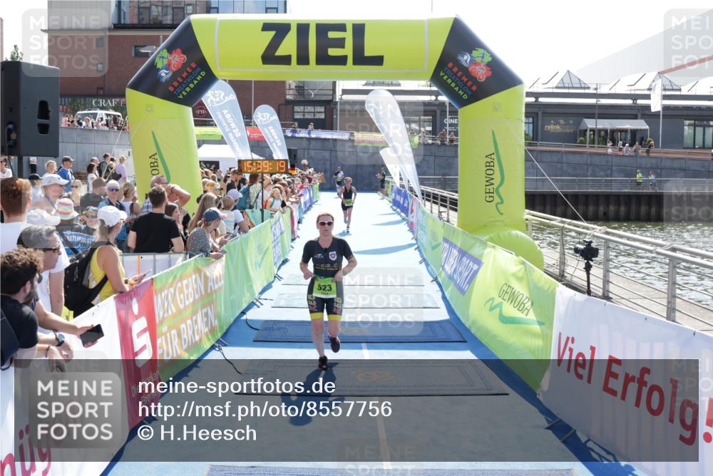 10.08.2025 - GEWOBA Citytriathlon Bremen H.Heesch http://msf.ph/oto/8557756 10.08.2025 15:39:23 Ziel 510, 523 meine-sportfotos.de