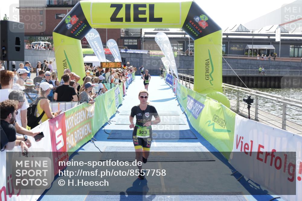 10.08.2025 - GEWOBA Citytriathlon Bremen H.Heesch http://msf.ph/oto/8557758 10.08.2025 15:39:23 Ziel 510, 523 meine-sportfotos.de