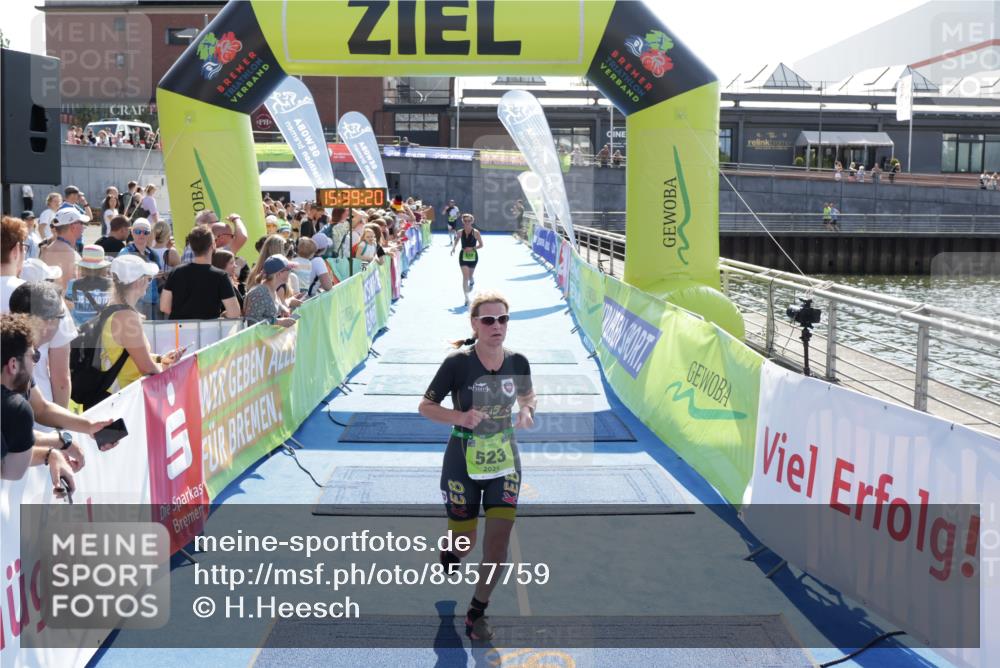 10.08.2025 - GEWOBA Citytriathlon Bremen H.Heesch http://msf.ph/oto/8557759 10.08.2025 15:39:24 Ziel 510, 523 meine-sportfotos.de