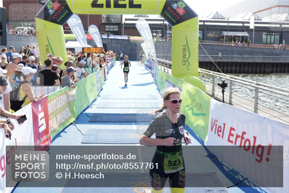 10.08.2025 - GEWOBA Citytriathlon Bremen H.Heesch http://msf.ph/oto/8557761 10.08.2025 15:39:24 Ziel 510, 523 meine-sportfotos.de