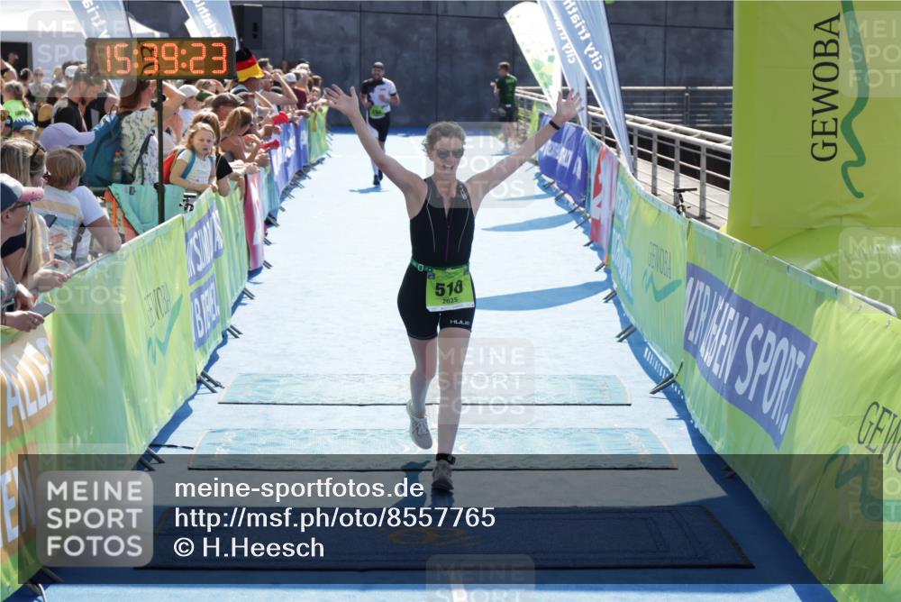 10.08.2025 - GEWOBA Citytriathlon Bremen H.Heesch http://msf.ph/oto/8557765 10.08.2025 15:39:27 Ziel 194, 510, 523 meine-sportfotos.de