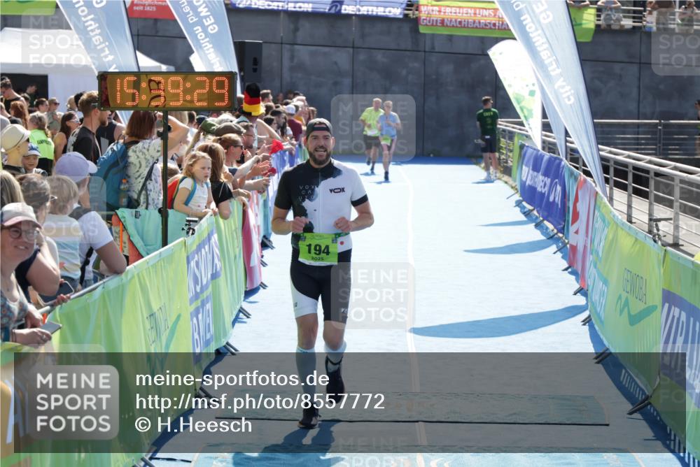 10.08.2025 - GEWOBA Citytriathlon Bremen H.Heesch http://msf.ph/oto/8557772 10.08.2025 15:39:33 Ziel 194, 510 meine-sportfotos.de