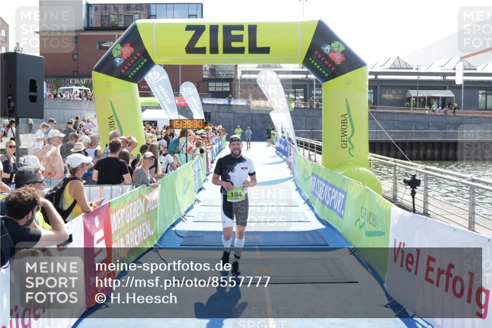 10.08.2025 - GEWOBA Citytriathlon Bremen H.Heesch http://msf.ph/oto/8557777 10.08.2025 15:39:34 Ziel 194, 510 meine-sportfotos.de