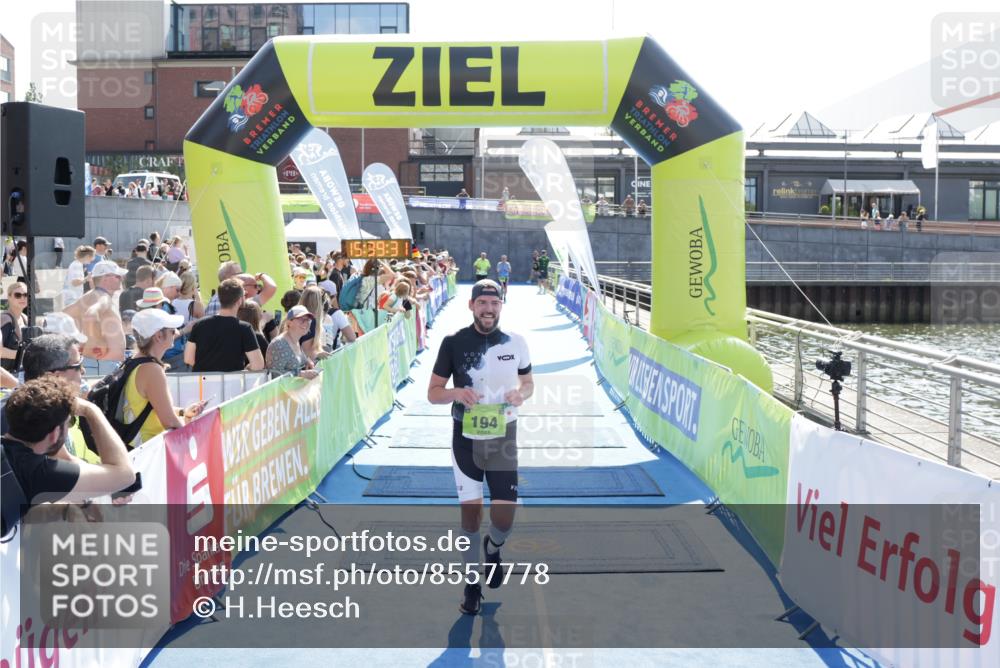 10.08.2025 - GEWOBA Citytriathlon Bremen H.Heesch http://msf.ph/oto/8557778 10.08.2025 15:39:35 Ziel 194, 510 meine-sportfotos.de