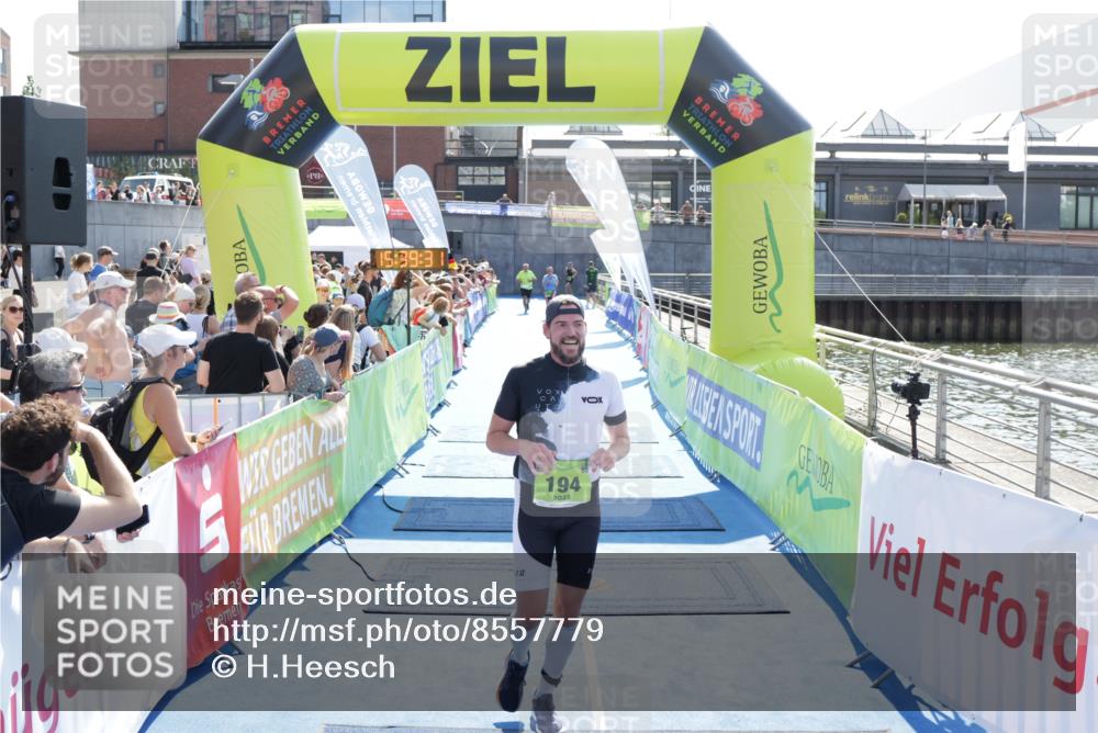 10.08.2025 - GEWOBA Citytriathlon Bremen H.Heesch http://msf.ph/oto/8557779 10.08.2025 15:39:35 Ziel 194, 510 meine-sportfotos.de
