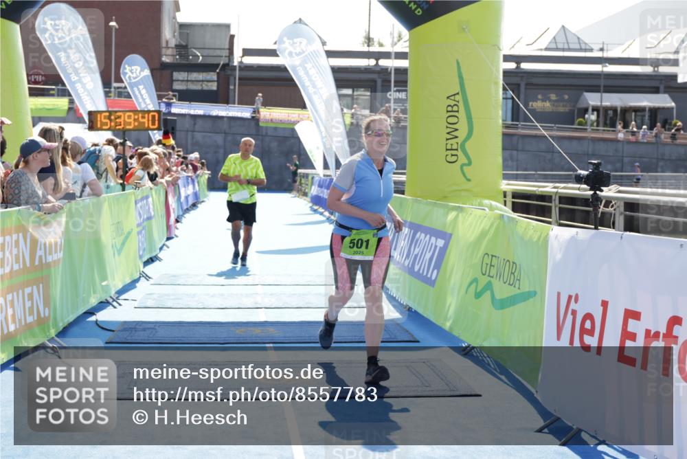 10.08.2025 - GEWOBA Citytriathlon Bremen H.Heesch http://msf.ph/oto/8557783 10.08.2025 15:39:44 Ziel 305, 428, 501 meine-sportfotos.de