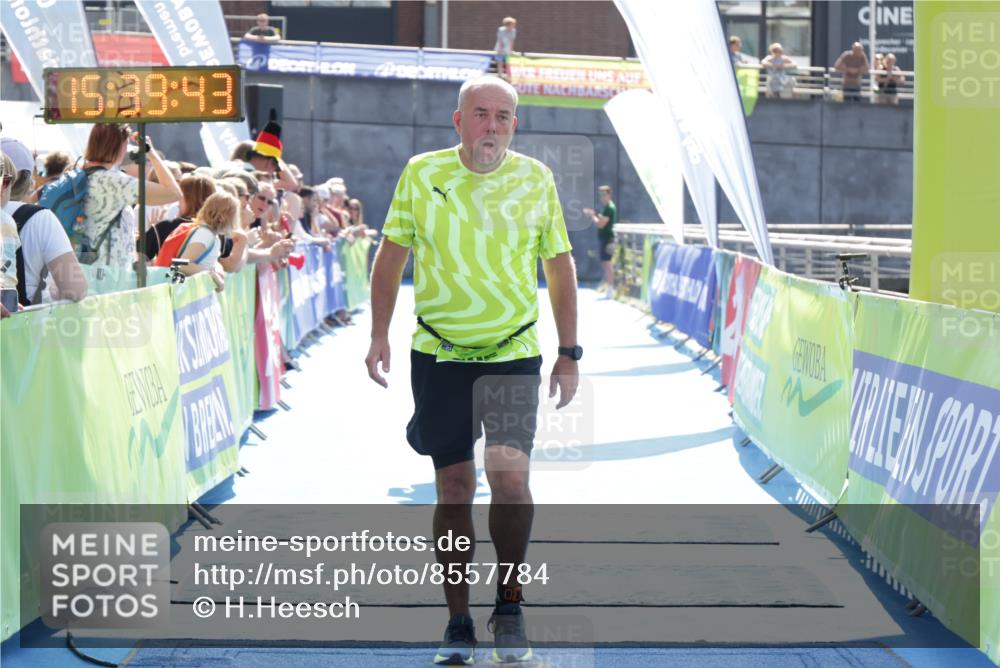 10.08.2025 - GEWOBA Citytriathlon Bremen H.Heesch http://msf.ph/oto/8557784 10.08.2025 15:39:47 Ziel 305, 428, 501 meine-sportfotos.de
