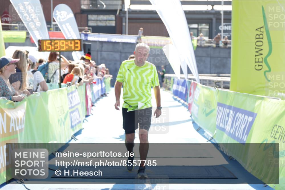 10.08.2025 - GEWOBA Citytriathlon Bremen H.Heesch http://msf.ph/oto/8557785 10.08.2025 15:39:47 Ziel 305, 428, 501 meine-sportfotos.de