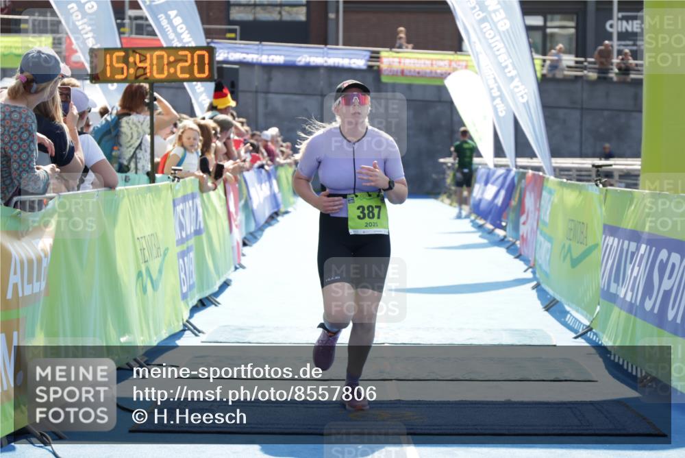 10.08.2025 - GEWOBA Citytriathlon Bremen H.Heesch http://msf.ph/oto/8557806 10.08.2025 15:40:24 Ziel 387 meine-sportfotos.de
