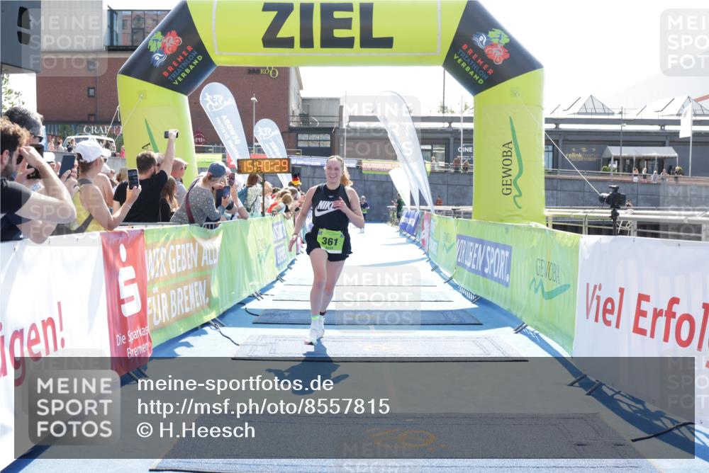 10.08.2025 - GEWOBA Citytriathlon Bremen H.Heesch http://msf.ph/oto/8557815 10.08.2025 15:40:34 Ziel 361, 511 meine-sportfotos.de