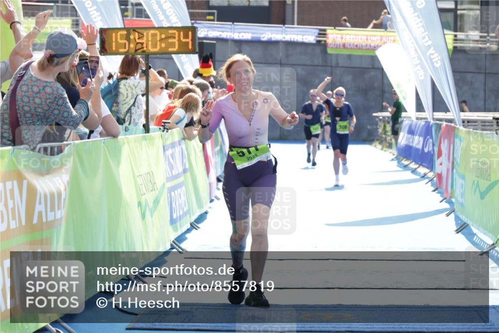 10.08.2025 - GEWOBA Citytriathlon Bremen H.Heesch http://msf.ph/oto/8557819 10.08.2025 15:40:38 Ziel 316, 361, 511 meine-sportfotos.de