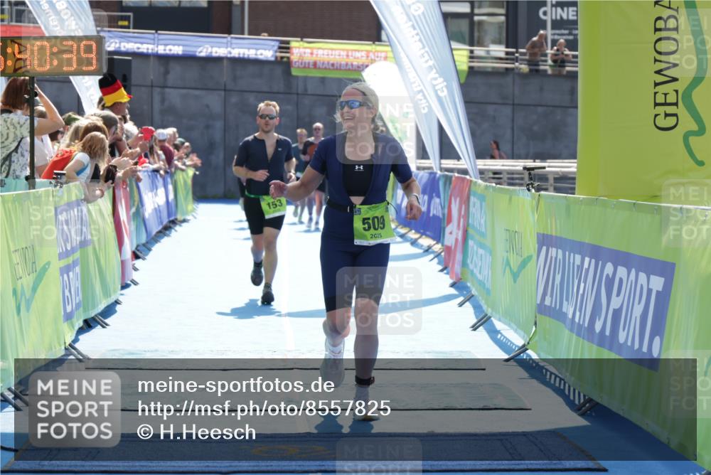 10.08.2025 - GEWOBA Citytriathlon Bremen H.Heesch http://msf.ph/oto/8557825 10.08.2025 15:40:43 Ziel 153, 316, 509, 511 meine-sportfotos.de