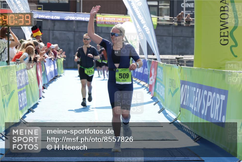 10.08.2025 - GEWOBA Citytriathlon Bremen H.Heesch http://msf.ph/oto/8557826 10.08.2025 15:40:43 Ziel 153, 316, 509, 511 meine-sportfotos.de