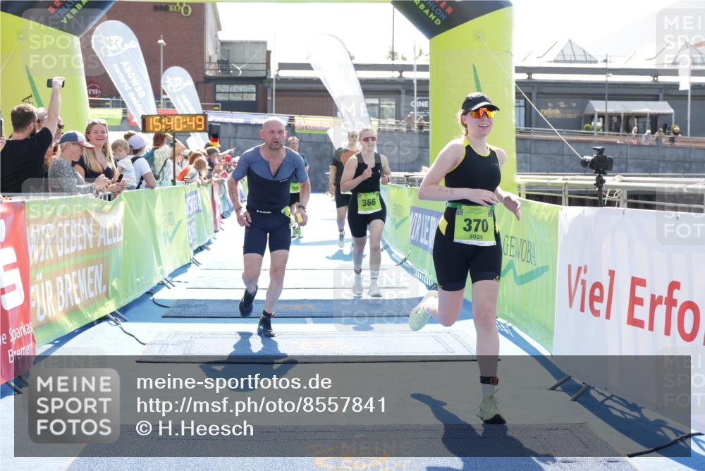 10.08.2025 - GEWOBA Citytriathlon Bremen H.Heesch http://msf.ph/oto/8557841 10.08.2025 15:40:53 Ziel 128, 153, 158, 366, 370, 509, 514 meine-sportfotos.de