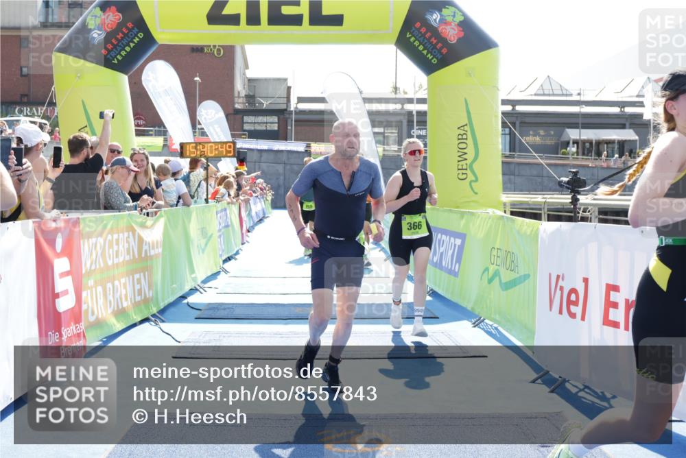 10.08.2025 - GEWOBA Citytriathlon Bremen H.Heesch http://msf.ph/oto/8557843 10.08.2025 15:40:53 Ziel 128, 153, 158, 366, 370, 509, 514 meine-sportfotos.de