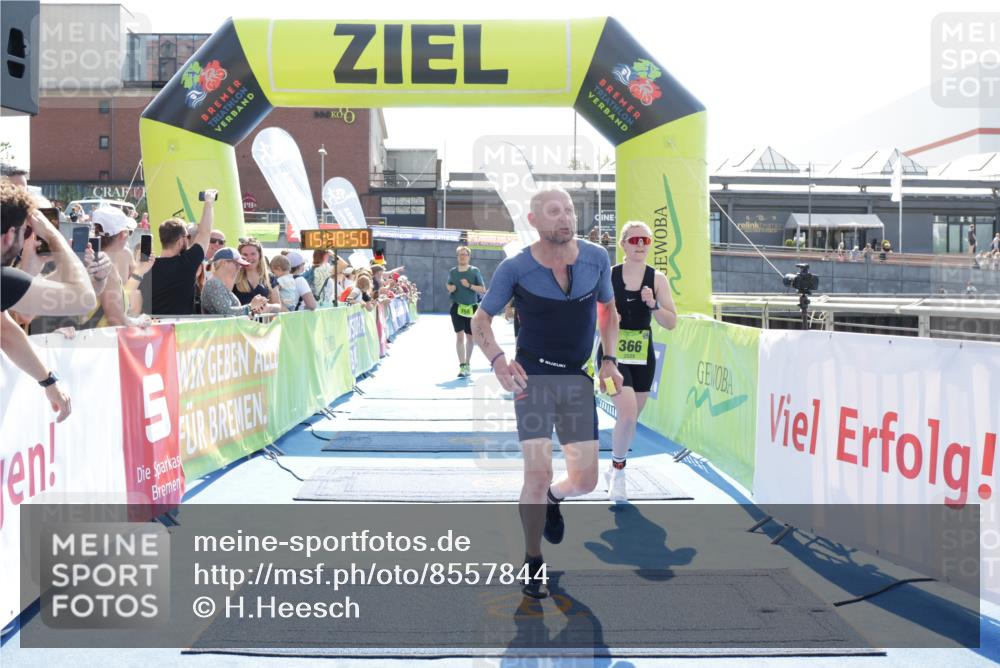 10.08.2025 - GEWOBA Citytriathlon Bremen H.Heesch http://msf.ph/oto/8557844 10.08.2025 15:40:54 Ziel 128, 158, 366, 370, 514 meine-sportfotos.de