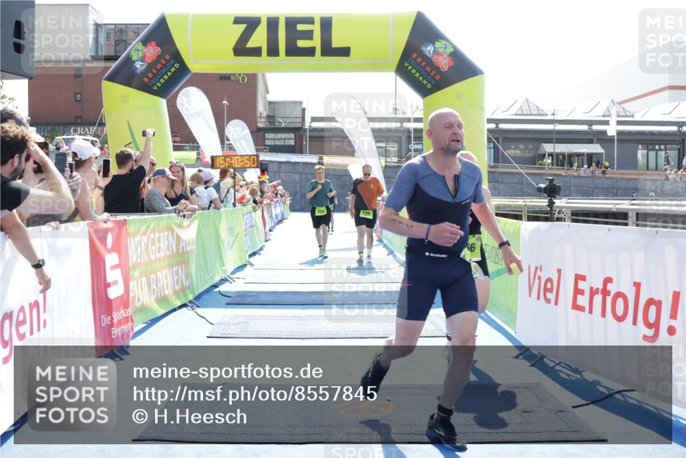 10.08.2025 - GEWOBA Citytriathlon Bremen H.Heesch http://msf.ph/oto/8557845 10.08.2025 15:40:54 Ziel 128, 158, 366, 370, 514 meine-sportfotos.de