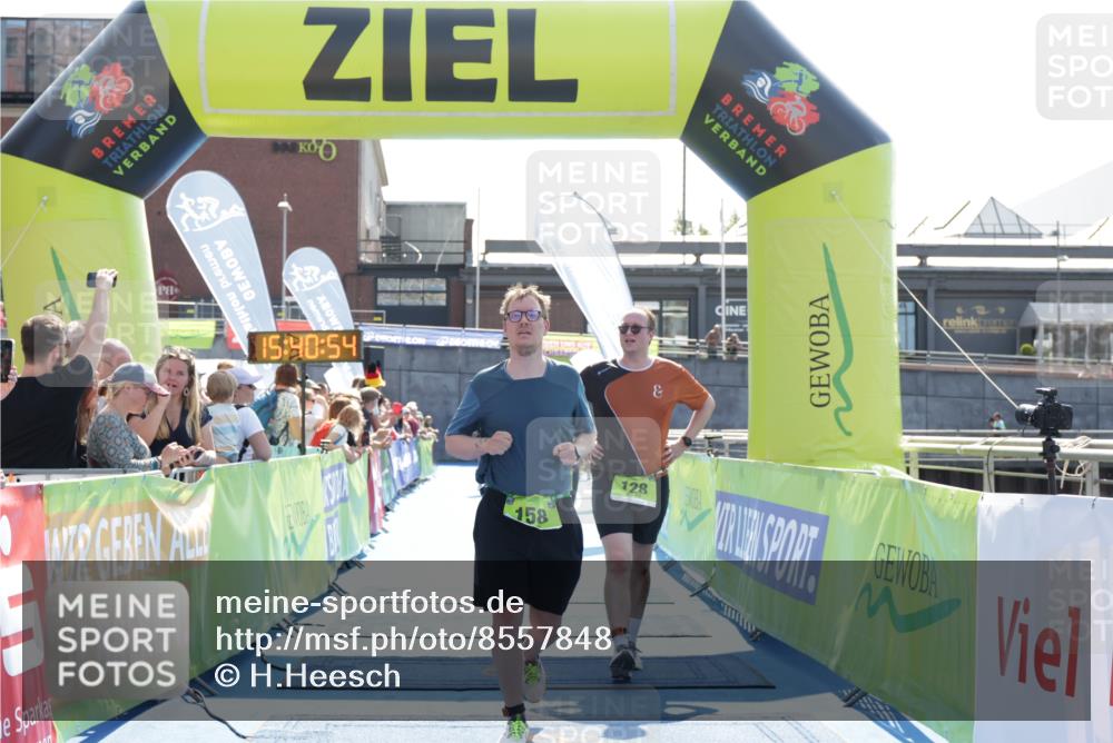 10.08.2025 - GEWOBA Citytriathlon Bremen H.Heesch http://msf.ph/oto/8557848 10.08.2025 15:40:58 Ziel 128, 158, 366, 370, 381, 514 meine-sportfotos.de