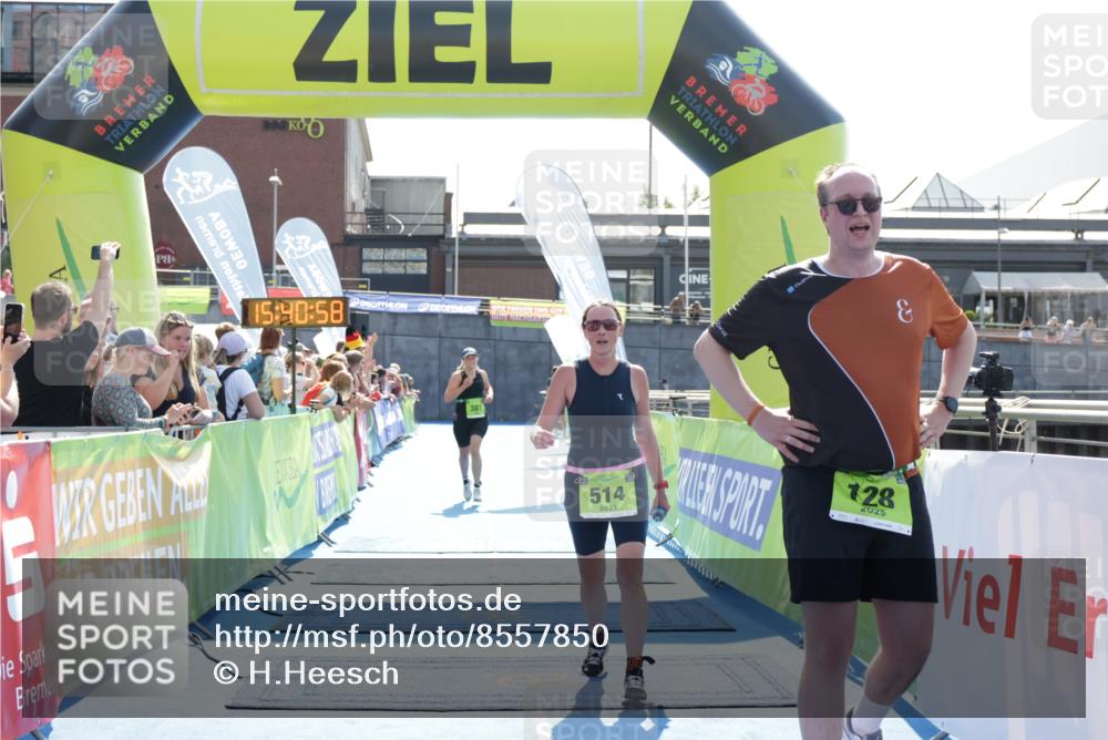10.08.2025 - GEWOBA Citytriathlon Bremen H.Heesch http://msf.ph/oto/8557850 10.08.2025 15:41:02 Ziel 128, 158, 366, 381, 514 meine-sportfotos.de