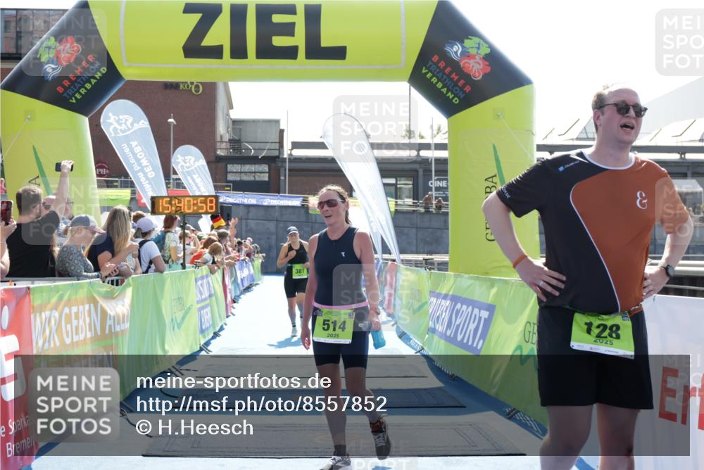 10.08.2025 - GEWOBA Citytriathlon Bremen H.Heesch http://msf.ph/oto/8557852 10.08.2025 15:41:02 Ziel 128, 158, 366, 381, 514 meine-sportfotos.de