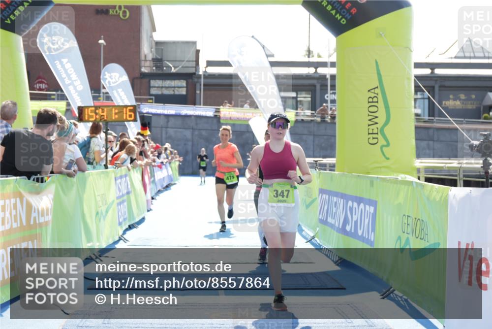 10.08.2025 - GEWOBA Citytriathlon Bremen H.Heesch http://msf.ph/oto/8557864 10.08.2025 15:41:20 Ziel 237, 347, 400, 475 meine-sportfotos.de