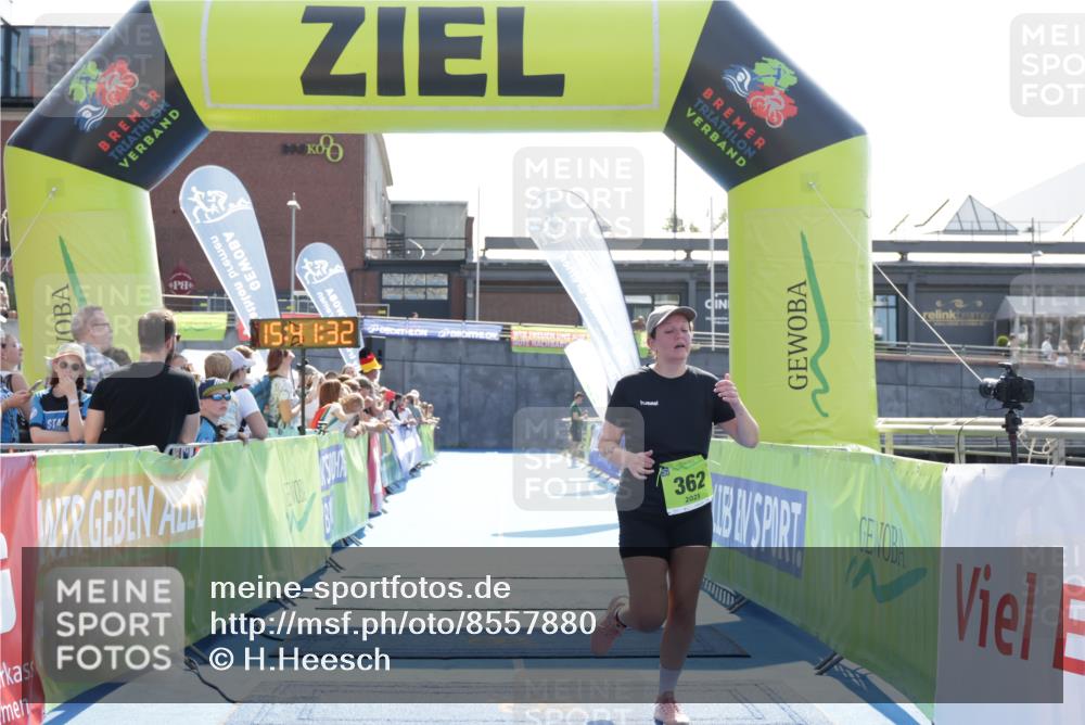 10.08.2025 - GEWOBA Citytriathlon Bremen H.Heesch http://msf.ph/oto/8557880 10.08.2025 15:41:36 Ziel 362, 375 meine-sportfotos.de