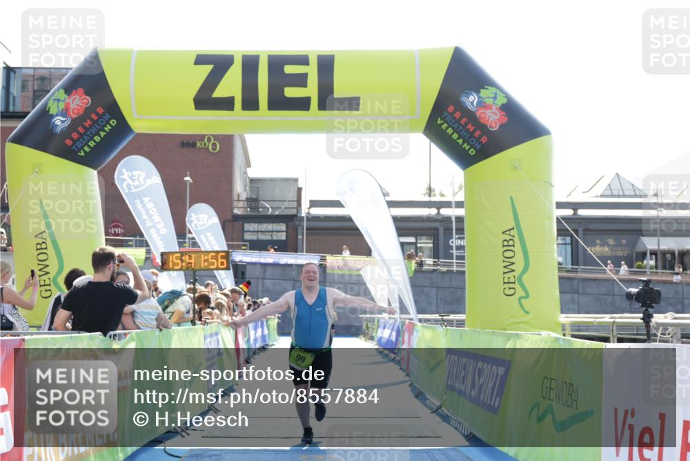 10.08.2025 - GEWOBA Citytriathlon Bremen H.Heesch http://msf.ph/oto/8557884 10.08.2025 15:42:00 Ziel 99 meine-sportfotos.de