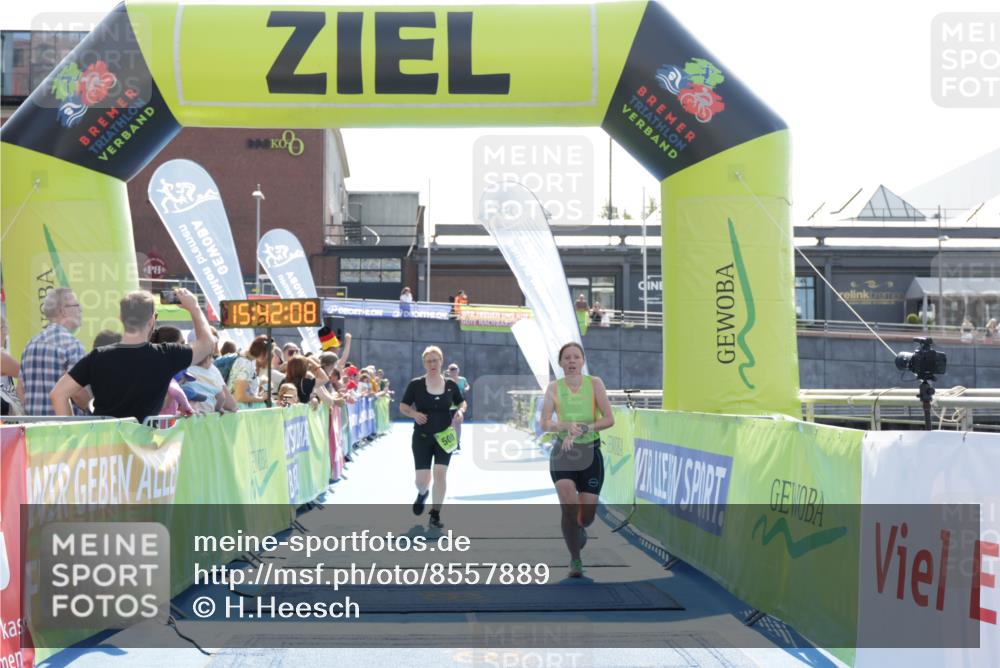 10.08.2025 - GEWOBA Citytriathlon Bremen H.Heesch http://msf.ph/oto/8557889 10.08.2025 15:42:12 Ziel 508, 512 meine-sportfotos.de