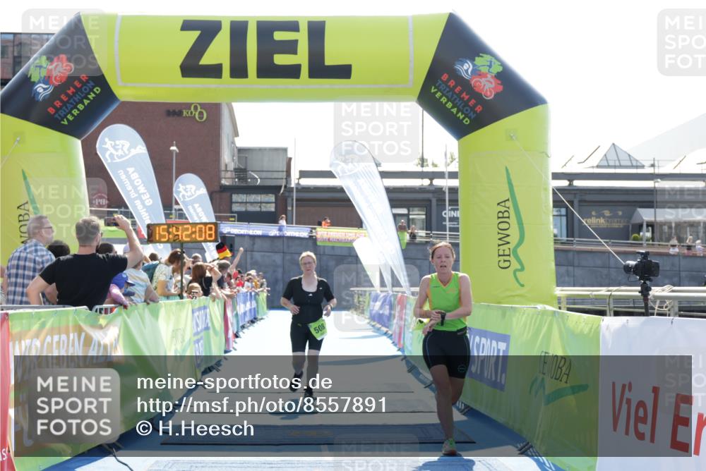 10.08.2025 - GEWOBA Citytriathlon Bremen H.Heesch http://msf.ph/oto/8557891 10.08.2025 15:42:12 Ziel 508, 512 meine-sportfotos.de