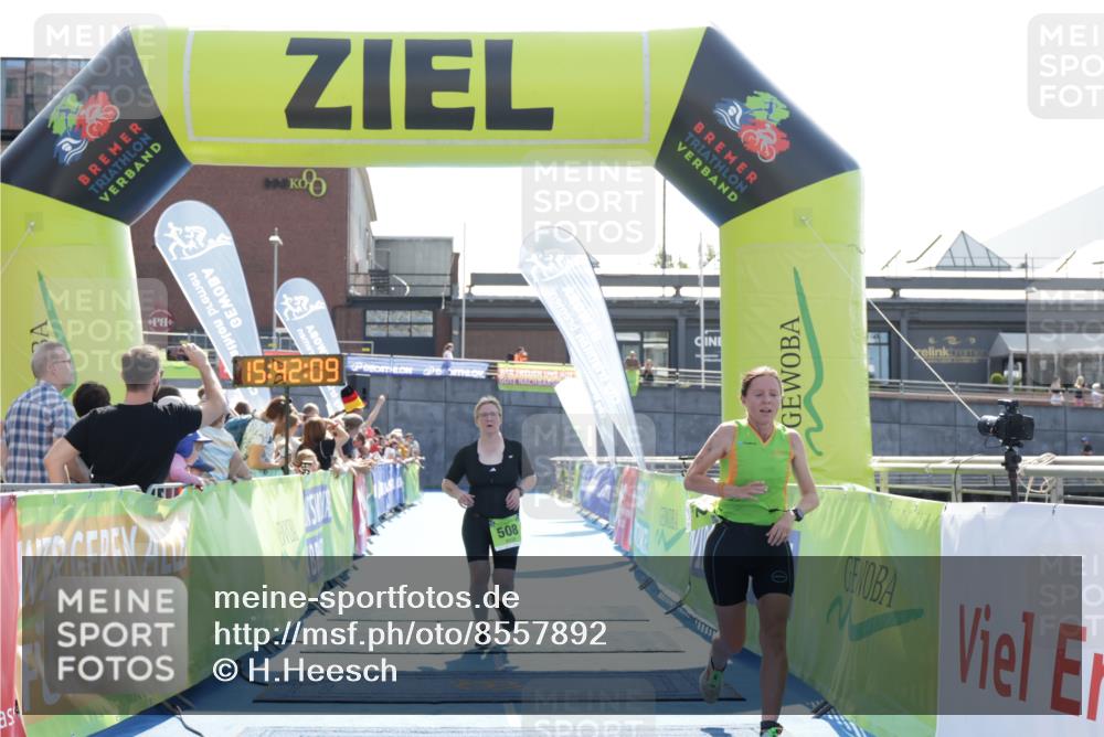 10.08.2025 - GEWOBA Citytriathlon Bremen H.Heesch http://msf.ph/oto/8557892 10.08.2025 15:42:13 Ziel 508, 512 meine-sportfotos.de