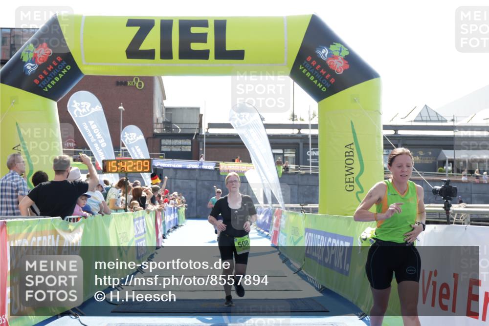 10.08.2025 - GEWOBA Citytriathlon Bremen H.Heesch http://msf.ph/oto/8557894 10.08.2025 15:42:13 Ziel 508, 512 meine-sportfotos.de