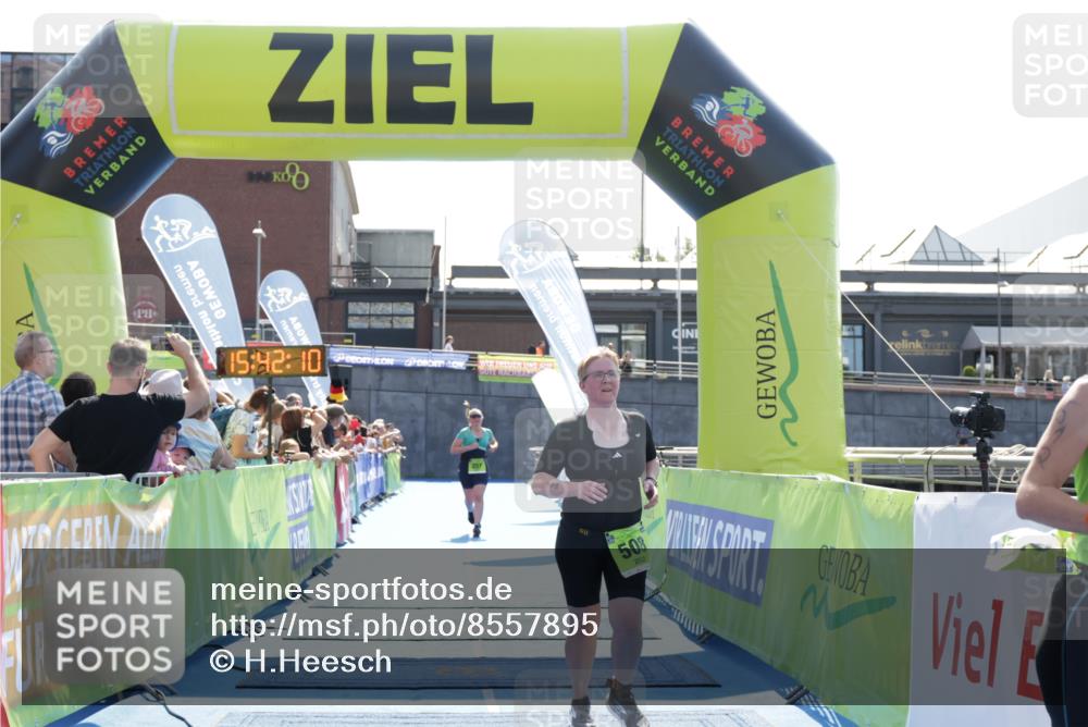 10.08.2025 - GEWOBA Citytriathlon Bremen H.Heesch http://msf.ph/oto/8557895 10.08.2025 15:42:14 Ziel 357, 508, 512 meine-sportfotos.de