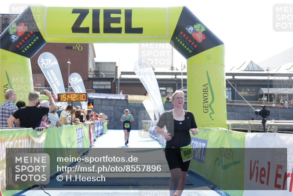 10.08.2025 - GEWOBA Citytriathlon Bremen H.Heesch http://msf.ph/oto/8557896 10.08.2025 15:42:14 Ziel 357, 508, 512 meine-sportfotos.de