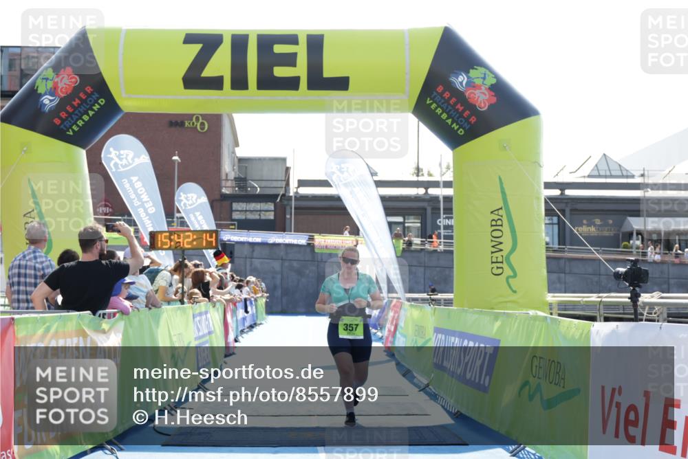 10.08.2025 - GEWOBA Citytriathlon Bremen H.Heesch http://msf.ph/oto/8557899 10.08.2025 15:42:18 Ziel 357, 508, 512 meine-sportfotos.de