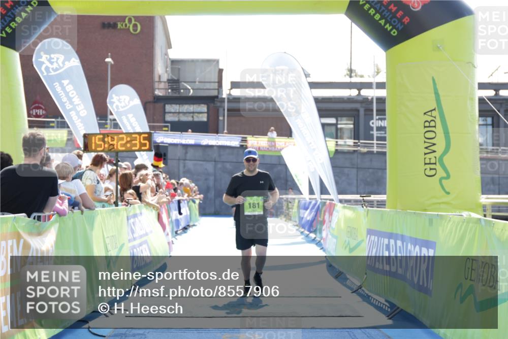 10.08.2025 - GEWOBA Citytriathlon Bremen H.Heesch http://msf.ph/oto/8557906 10.08.2025 15:42:39 Ziel 181 meine-sportfotos.de