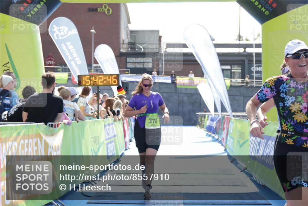 10.08.2025 - GEWOBA Citytriathlon Bremen H.Heesch http://msf.ph/oto/8557910 10.08.2025 15:42:50 Ziel 378, 433, 518 meine-sportfotos.de