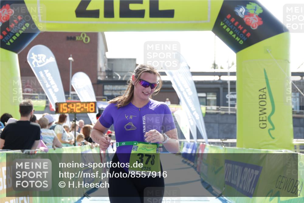 10.08.2025 - GEWOBA Citytriathlon Bremen H.Heesch http://msf.ph/oto/8557916 10.08.2025 15:42:52 Ziel 378, 433, 518 meine-sportfotos.de